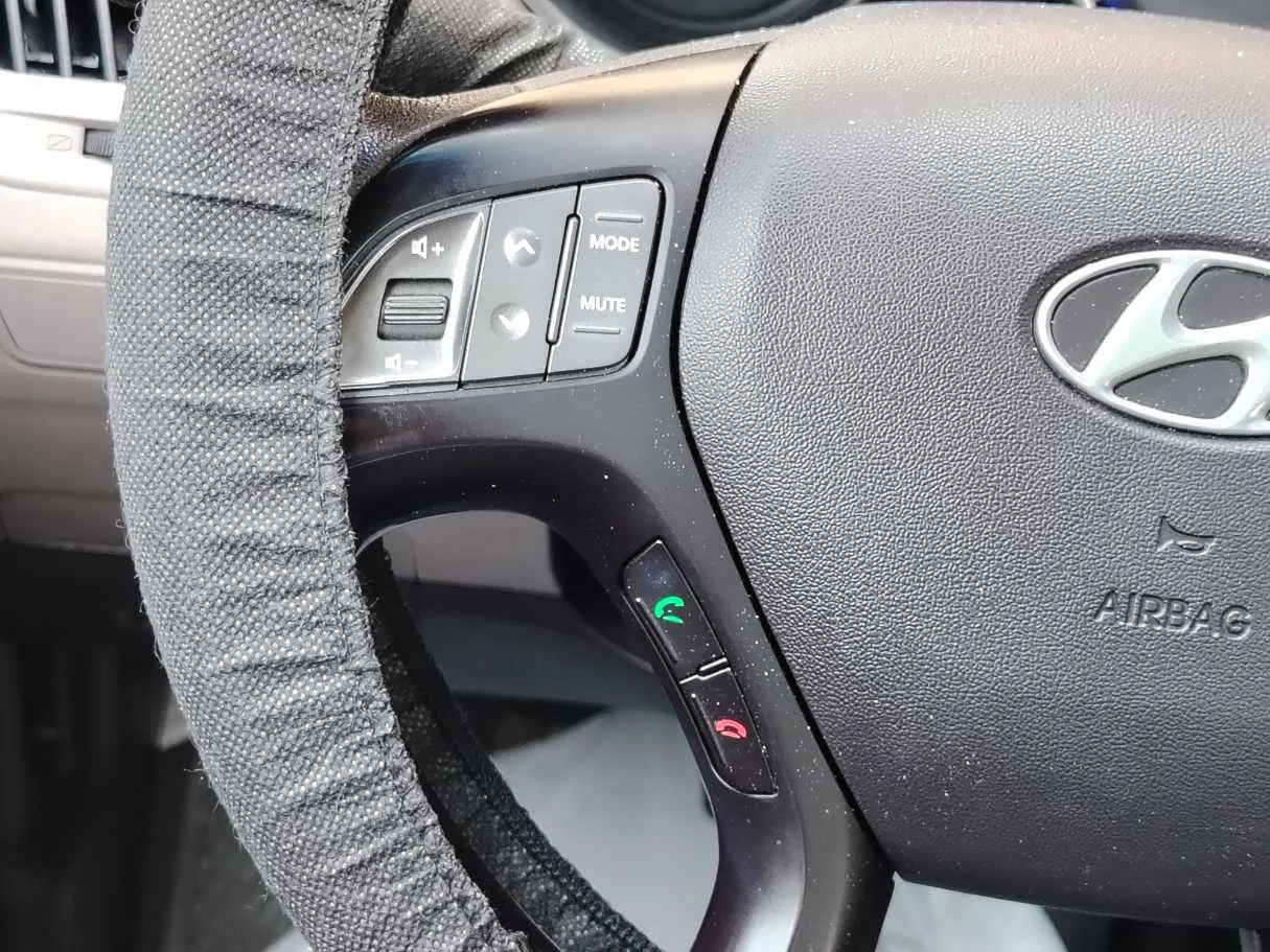 Car image 27