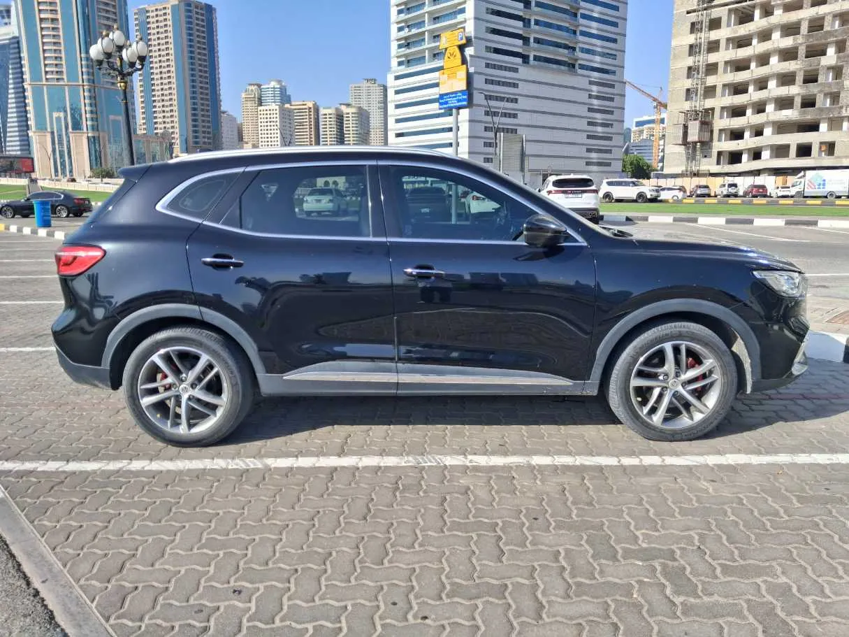 Car image 8