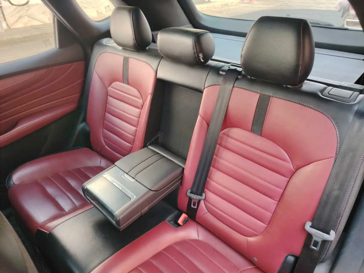Car image 16