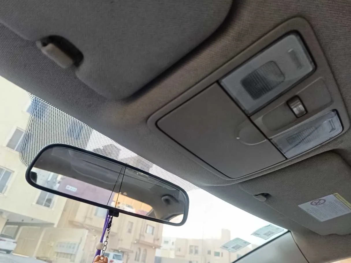 Car image 26