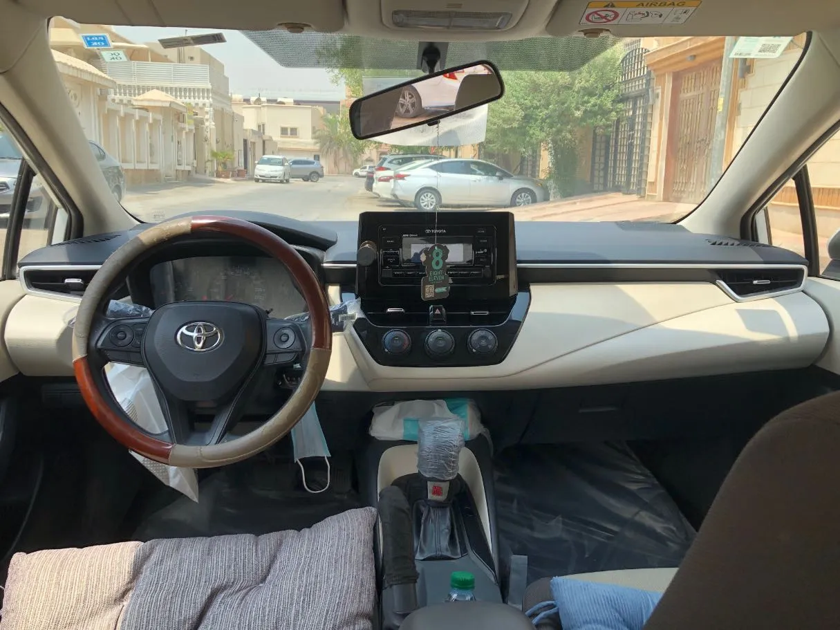 Car image 13