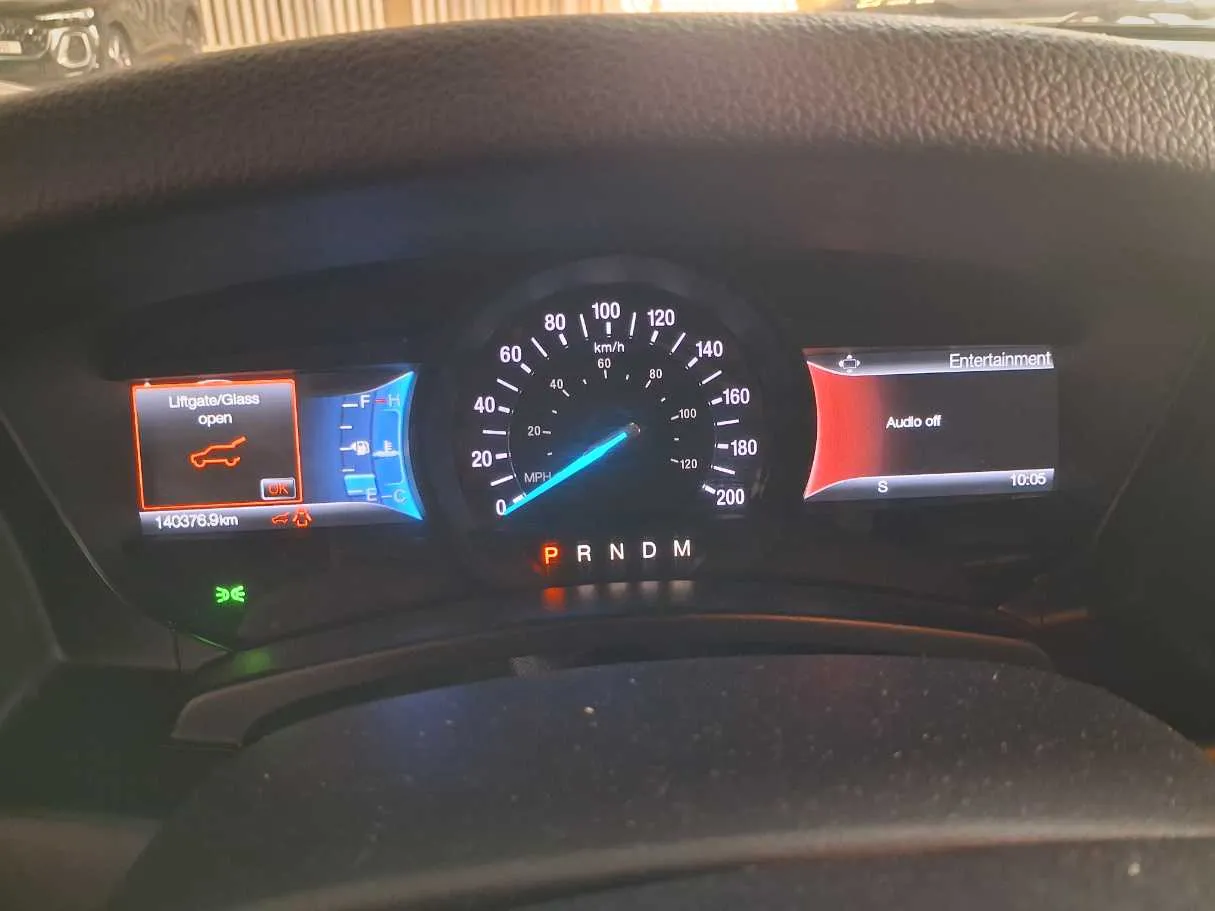 Car image 19