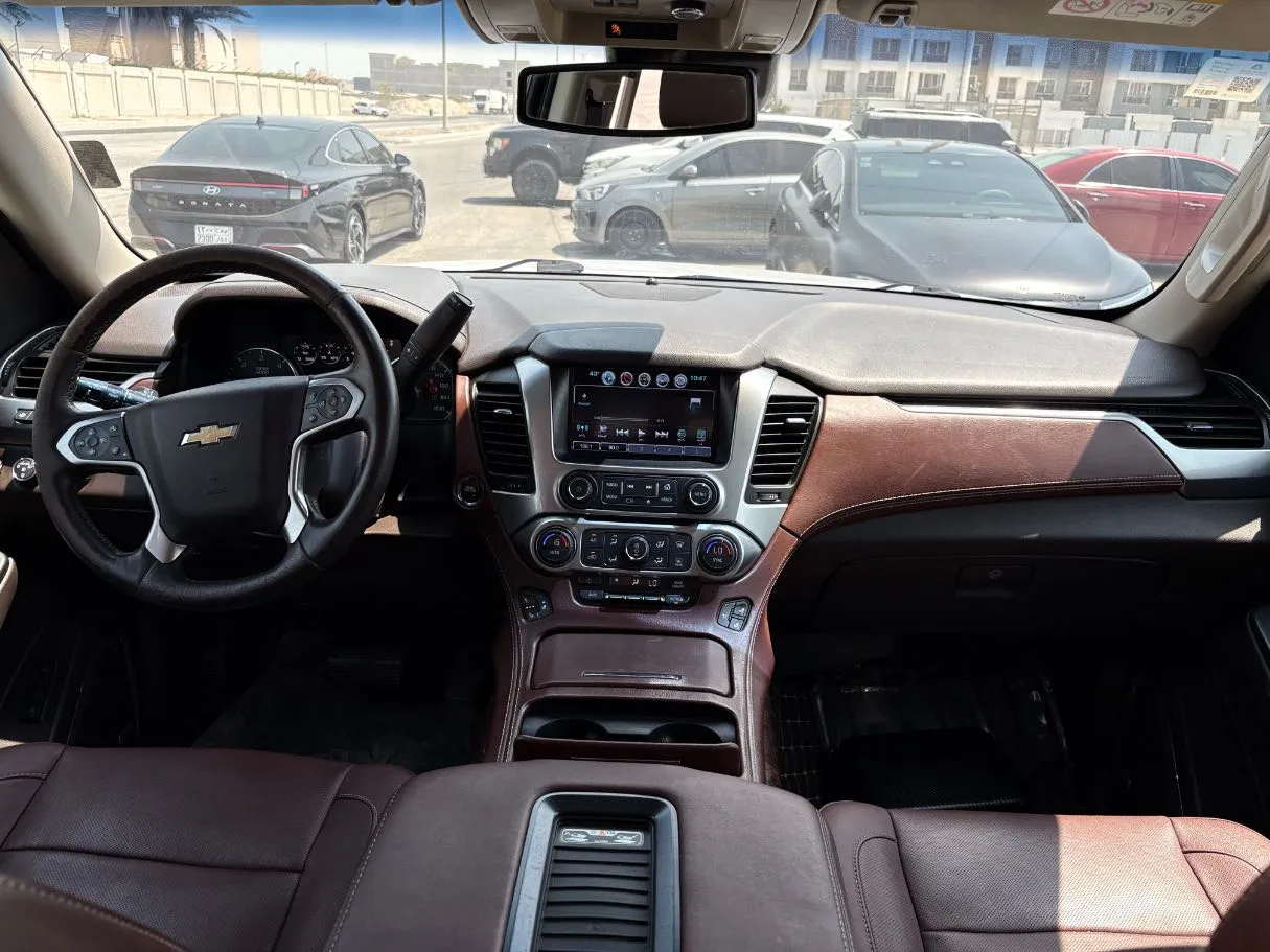 Car image 18