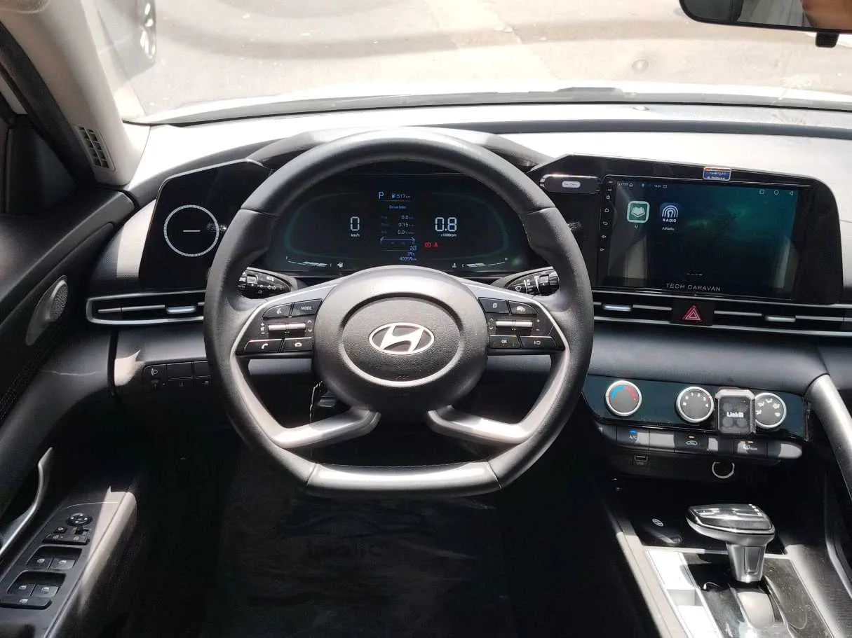 Car image 26