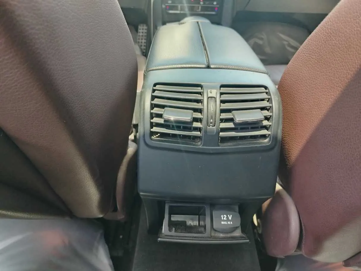 Car image 44