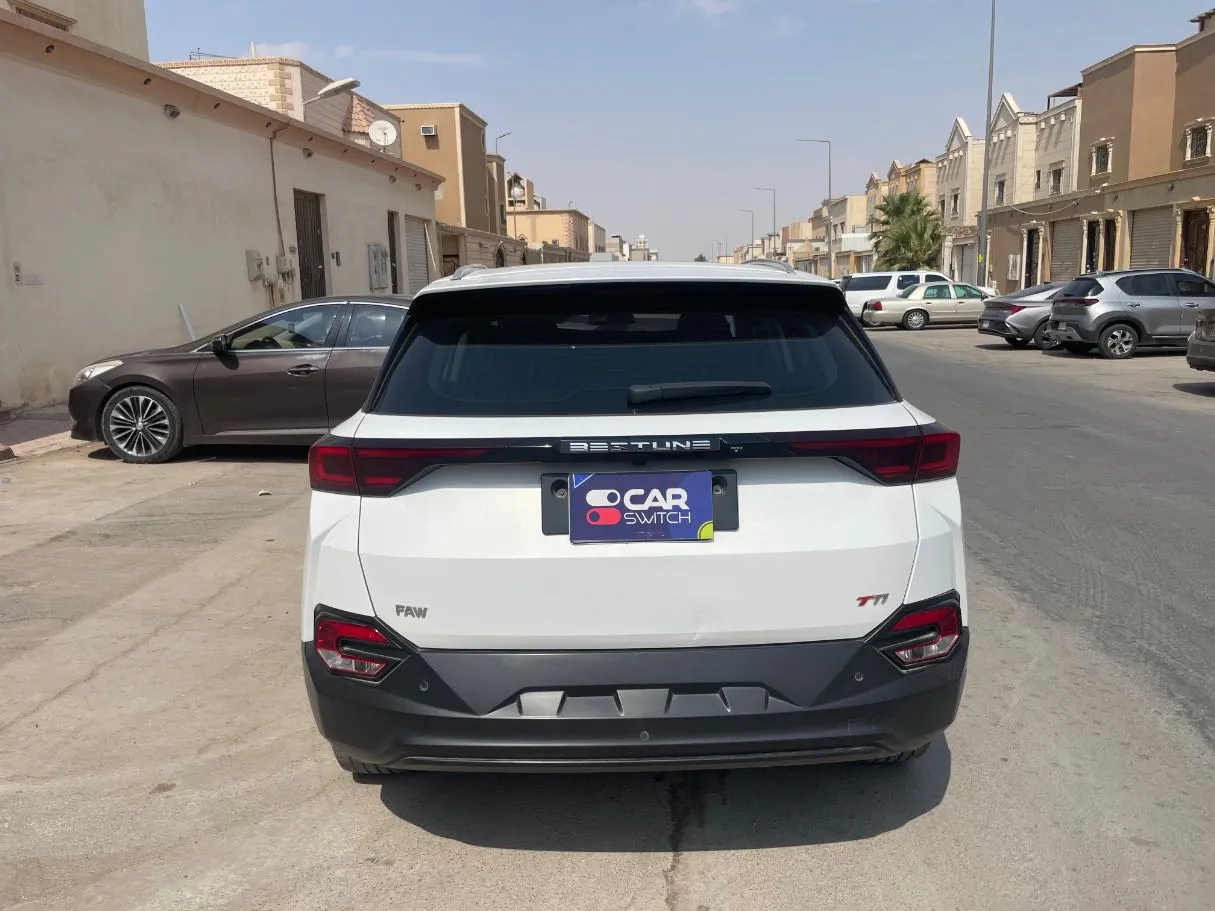 Car image 6