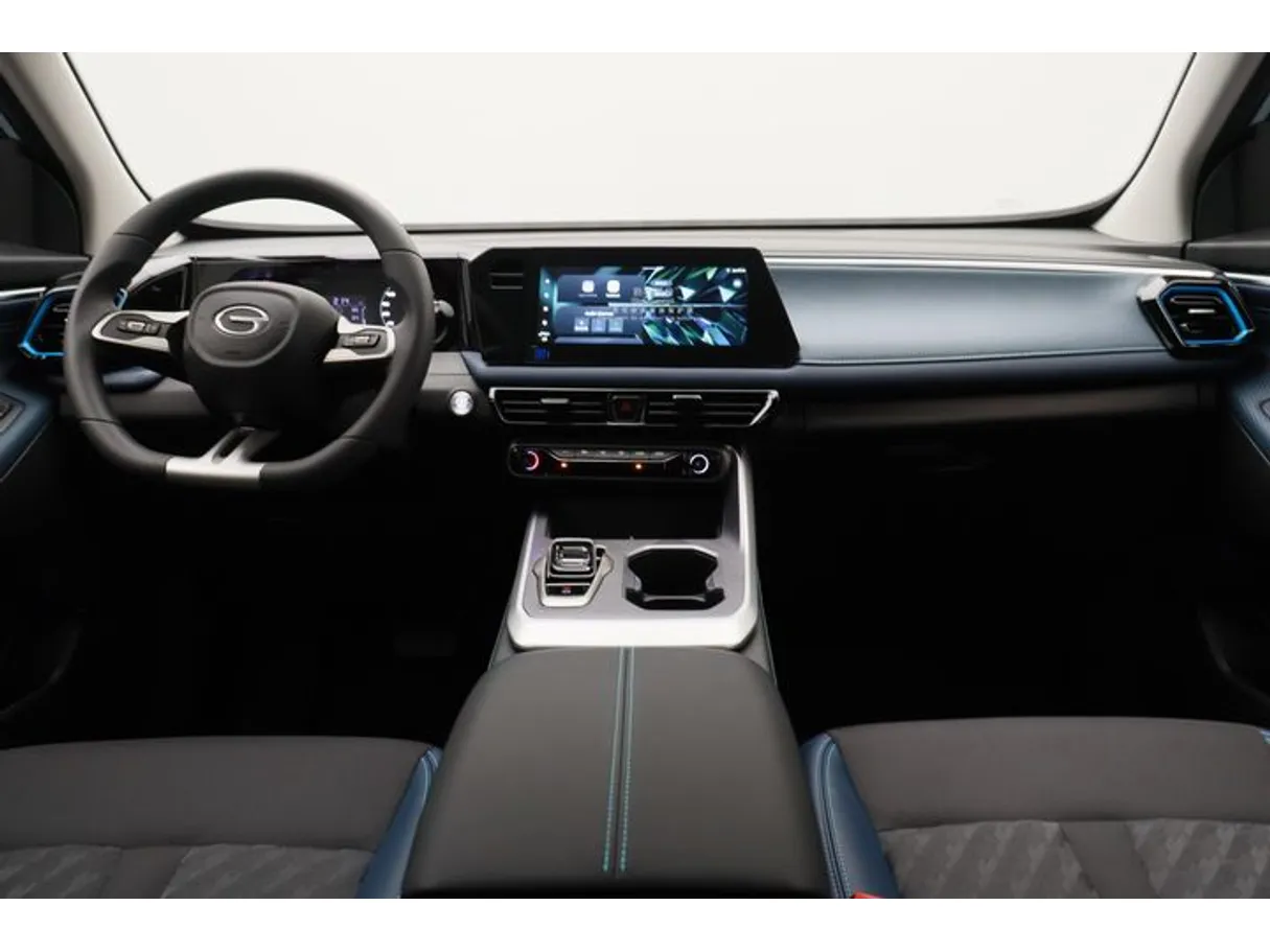 Car image 14