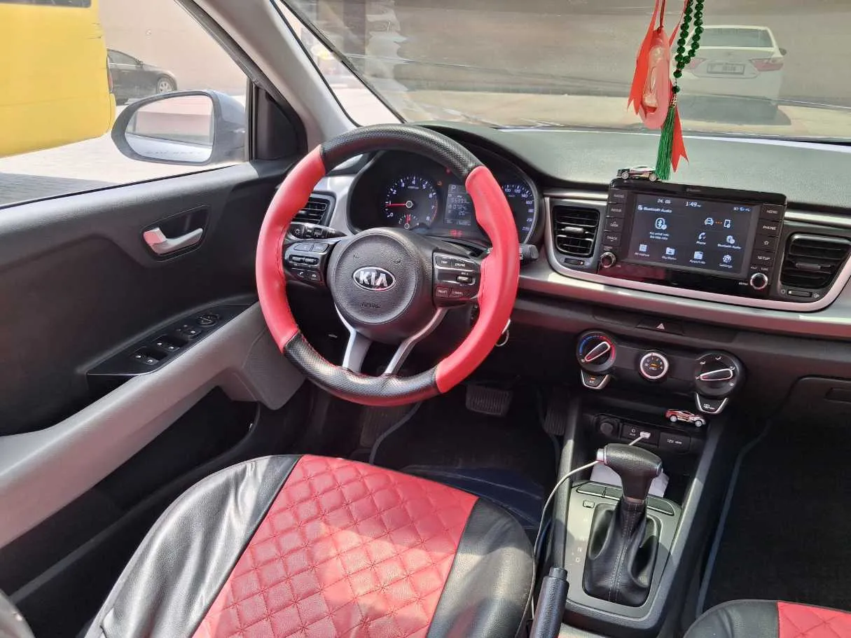 Car image 17