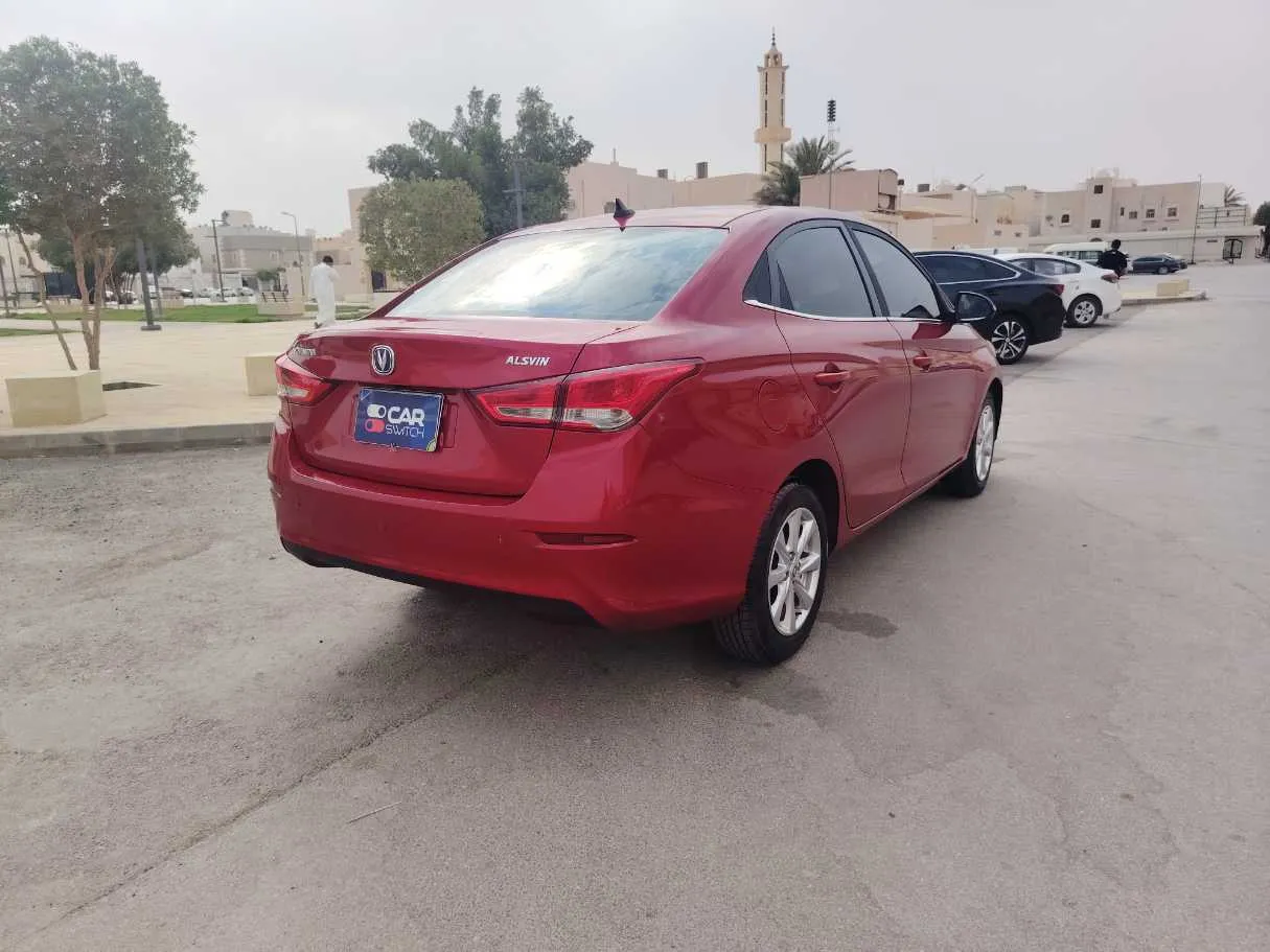 Car image 5
