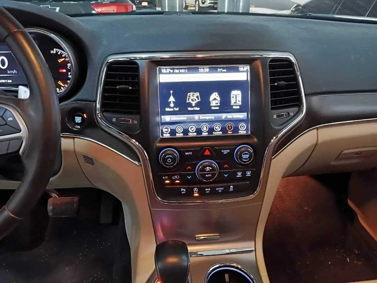 Car image 16