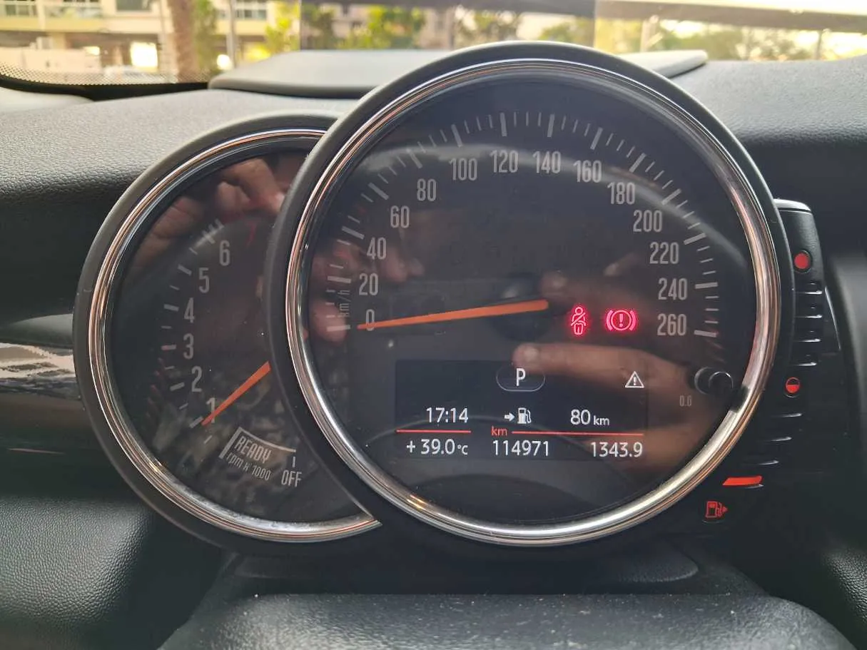 Car image 20