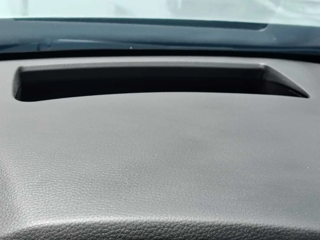 Car image 35