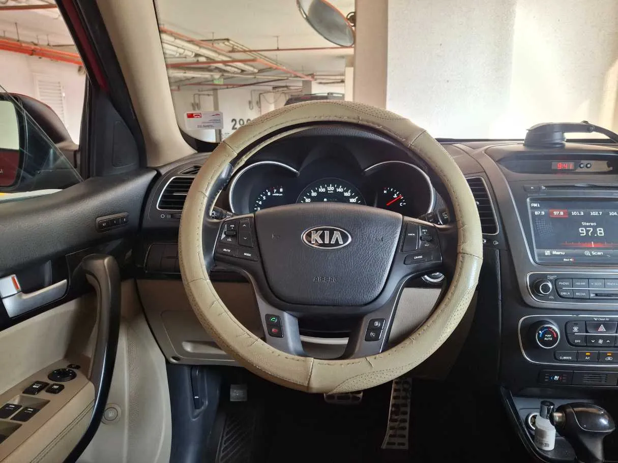 Car image 14