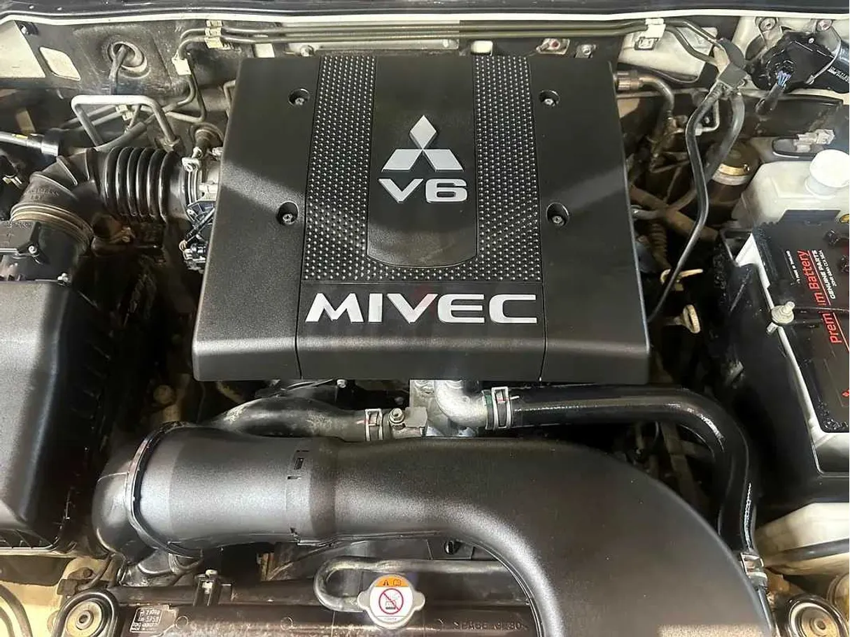 Car image 33