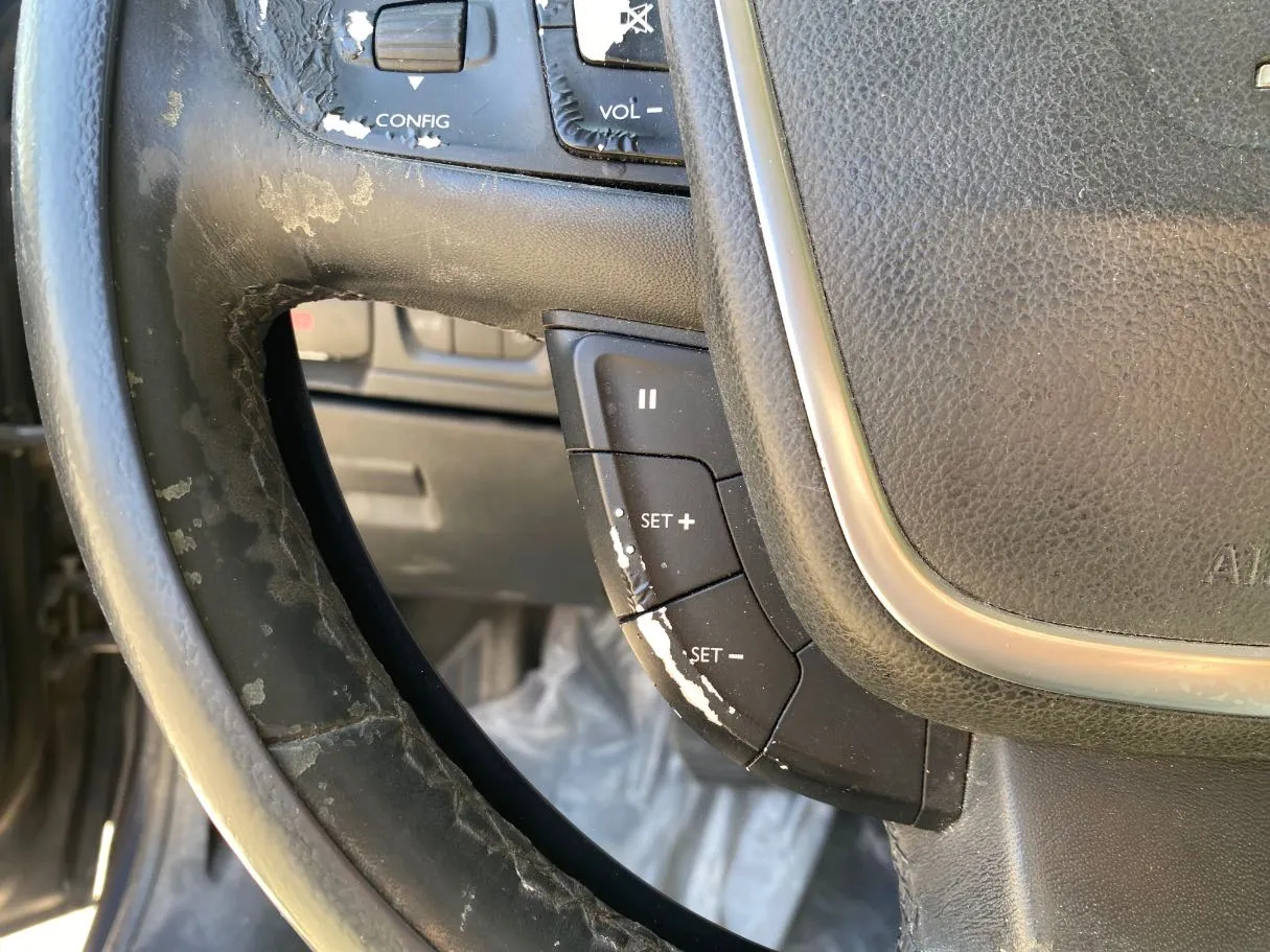 Car image 24