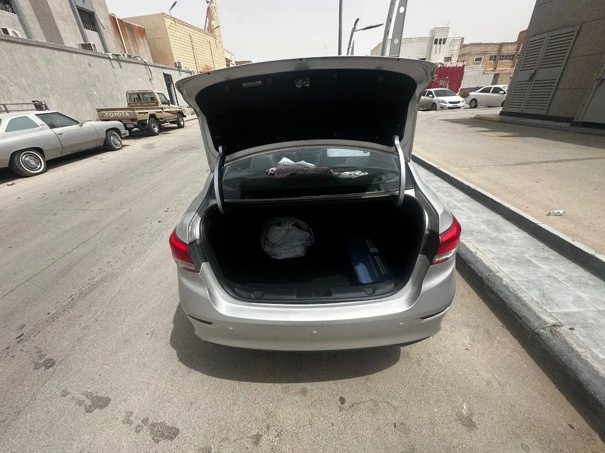 Car image 23