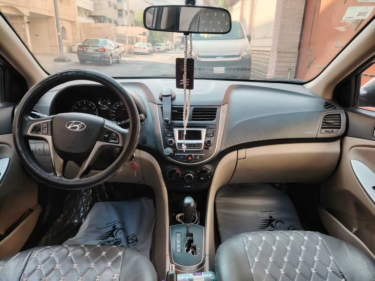 Car image 21