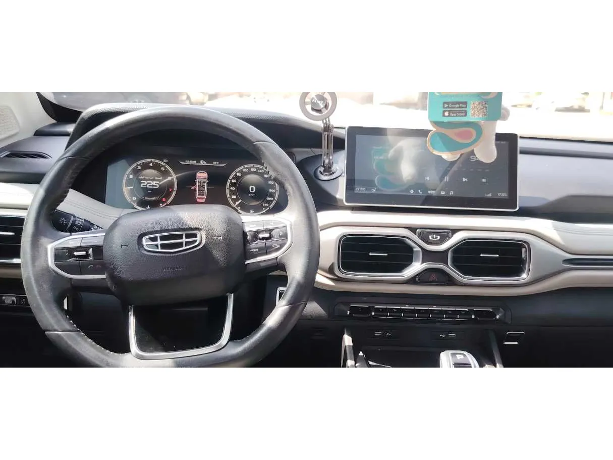 Car image 15
