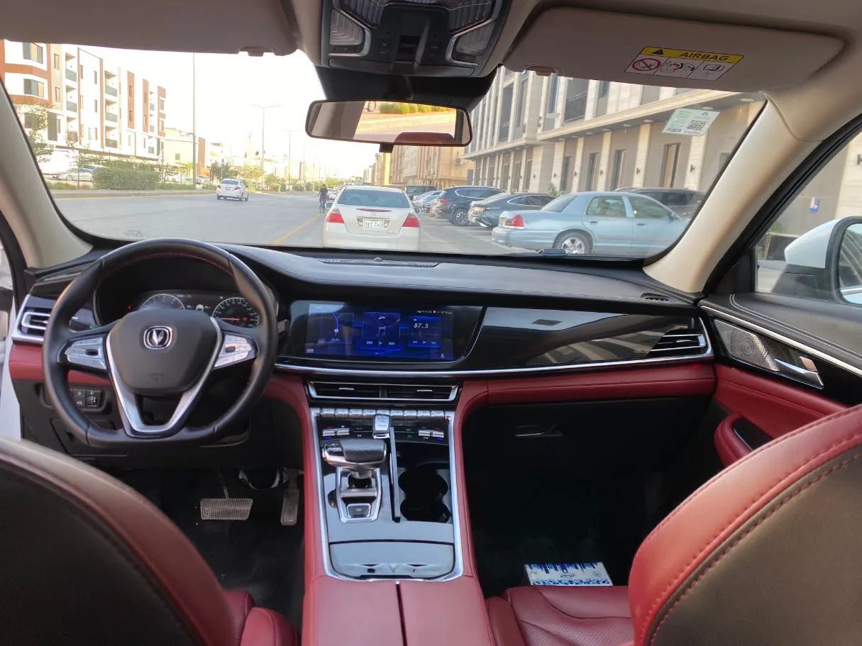 Car image 15
