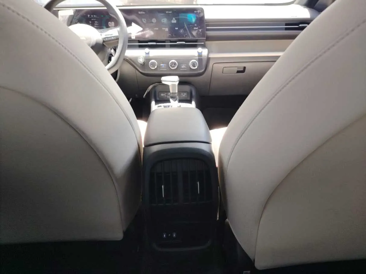 Car image 28