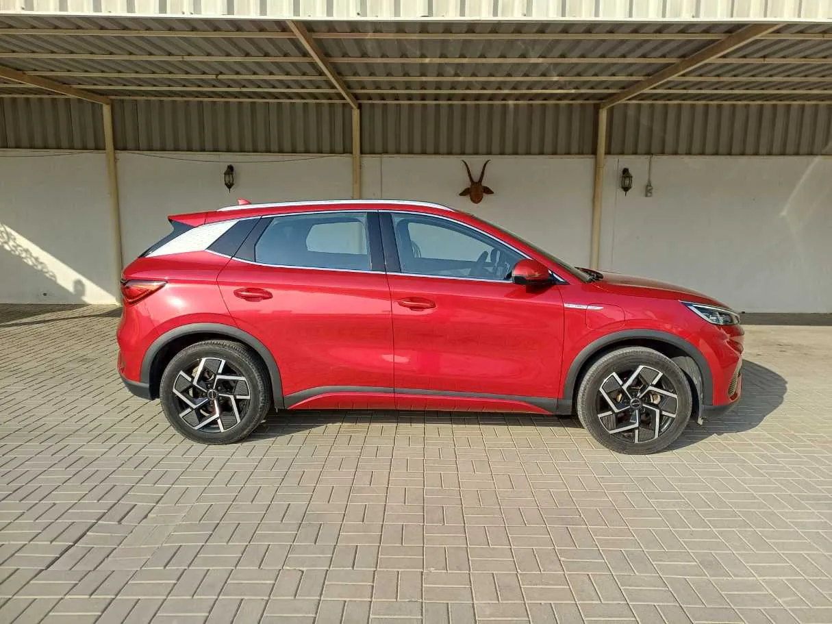 Car image 8