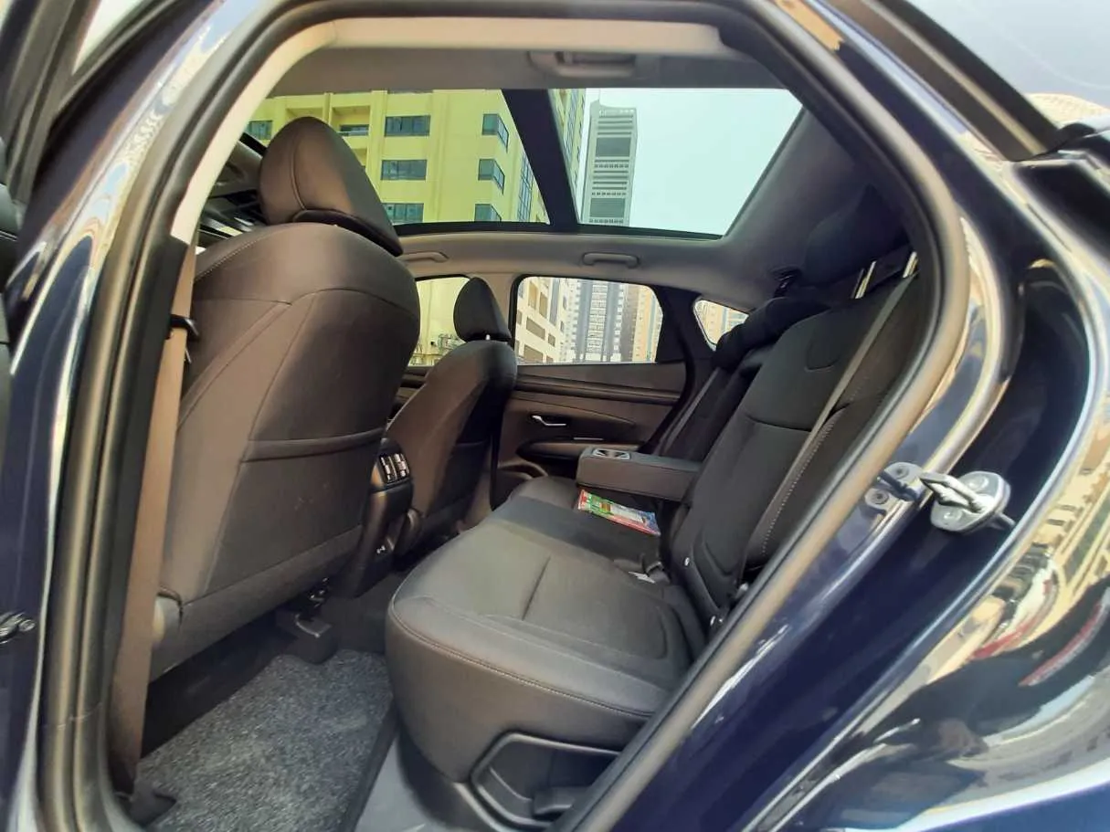 Car image 13
