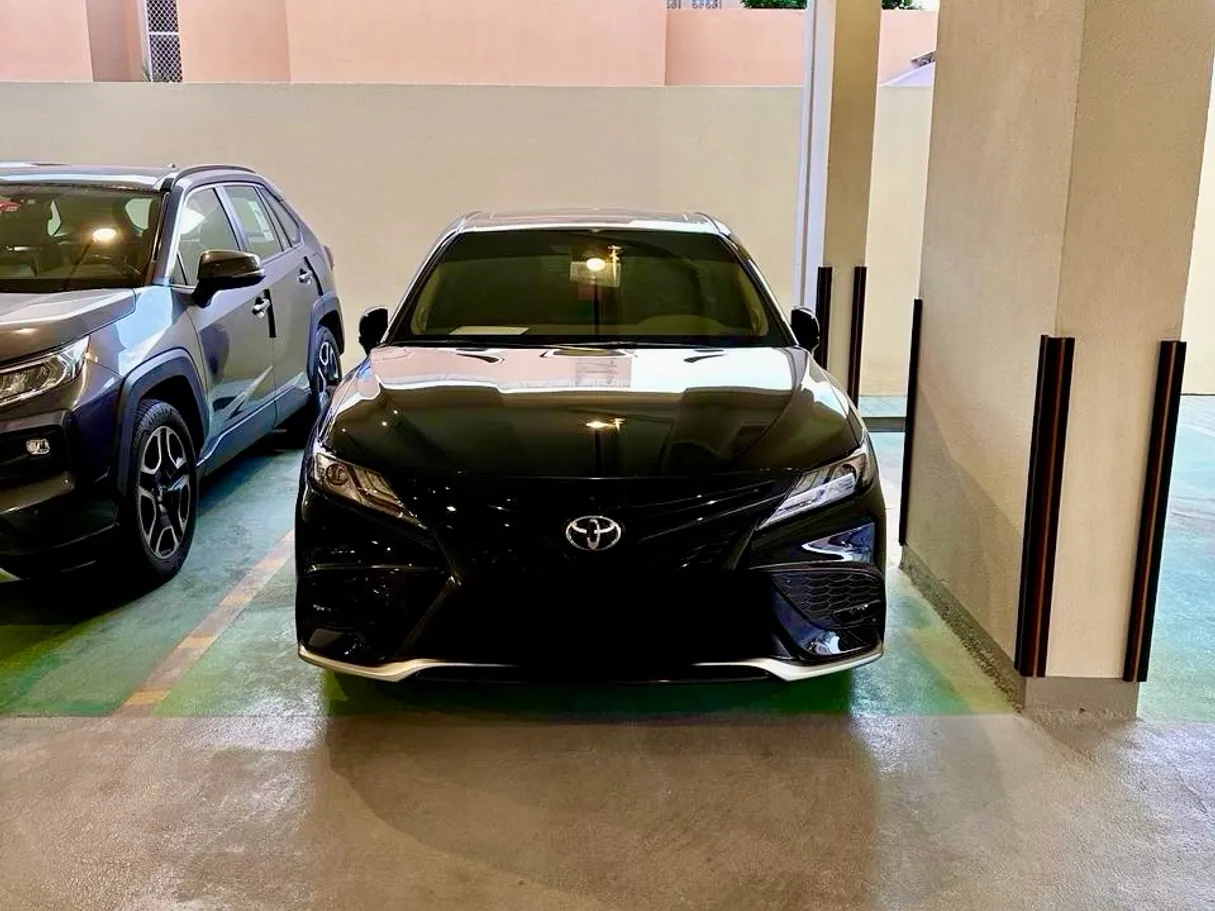 Car image 14