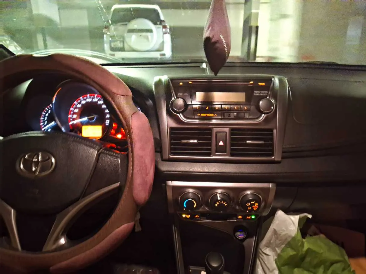 Car image 16