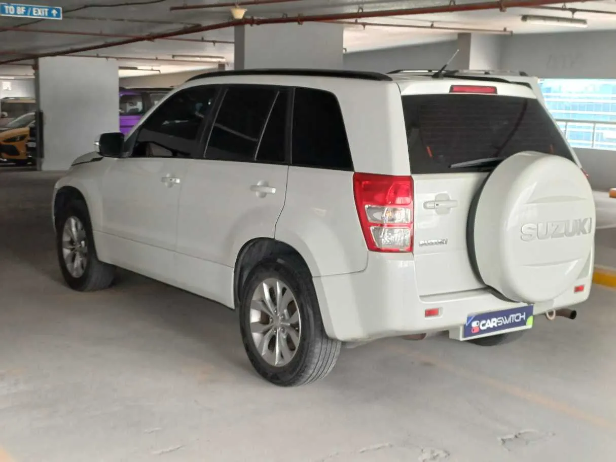 Car image 7