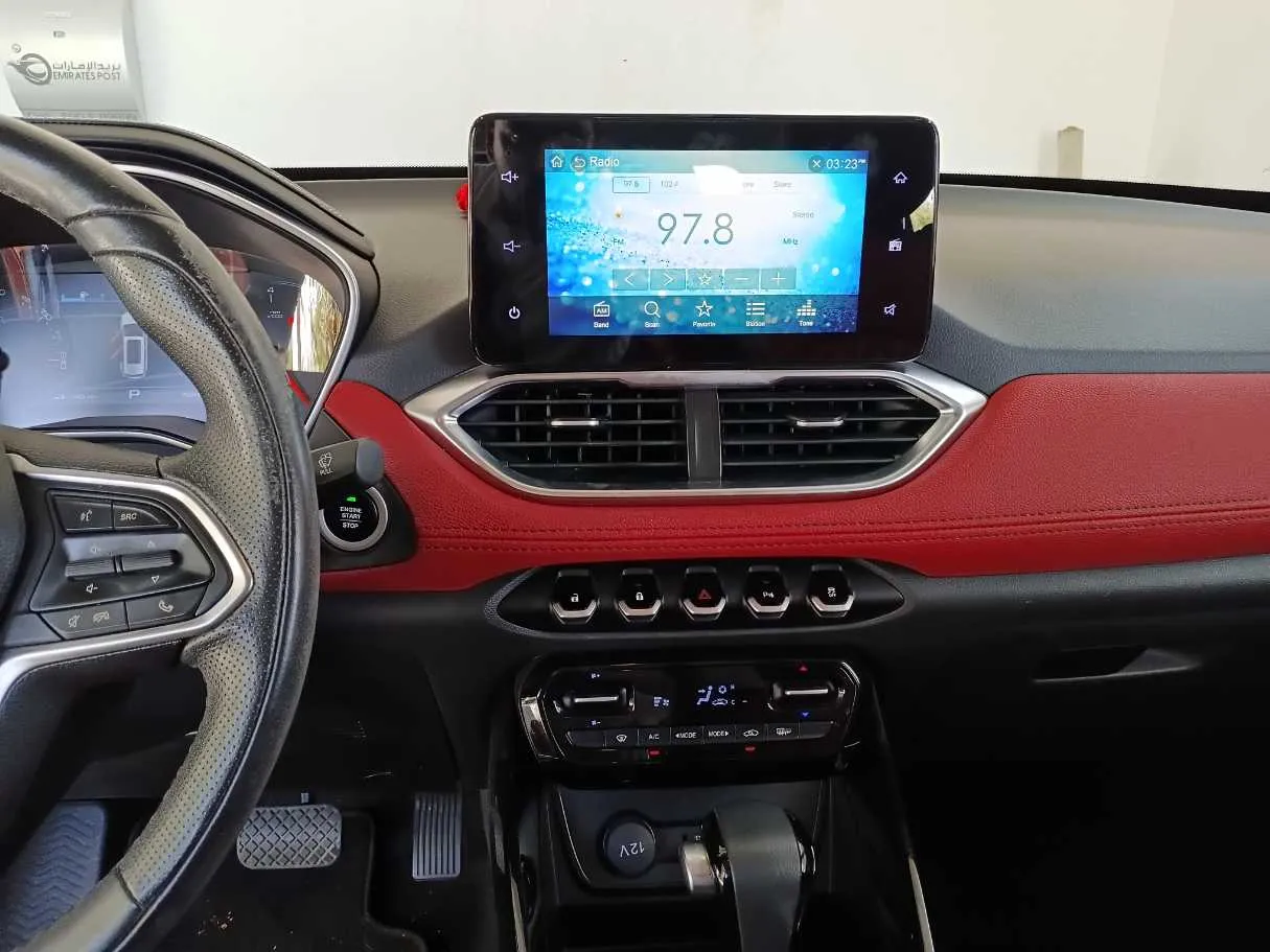 Car image 16