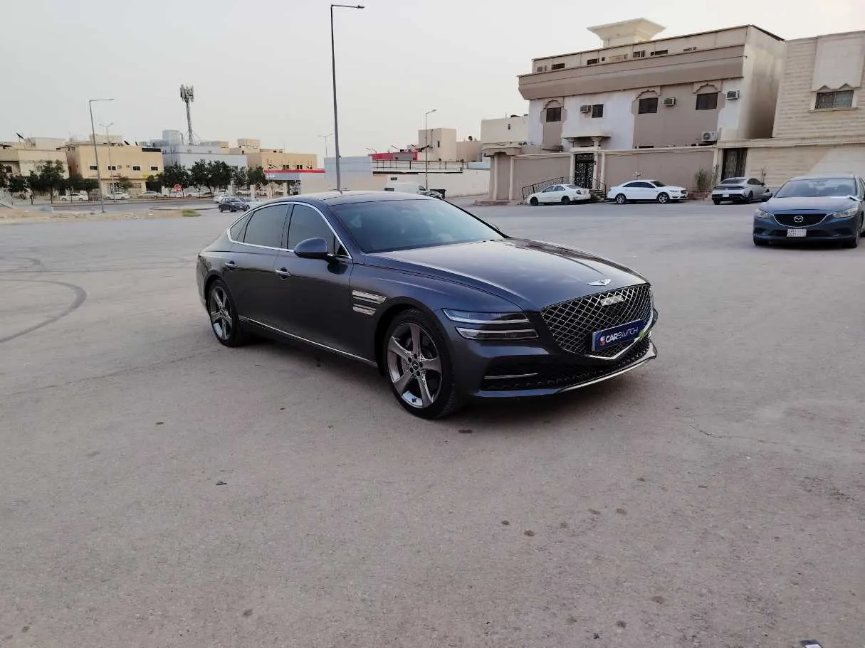 Car image 4