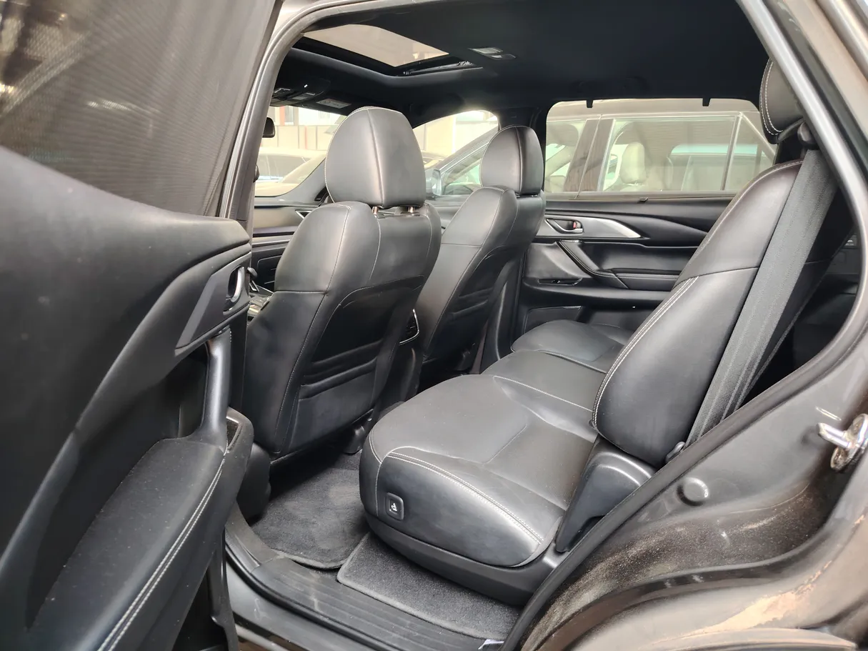 Car image 23