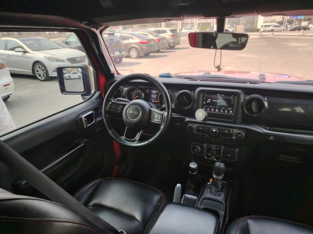 Car image 22