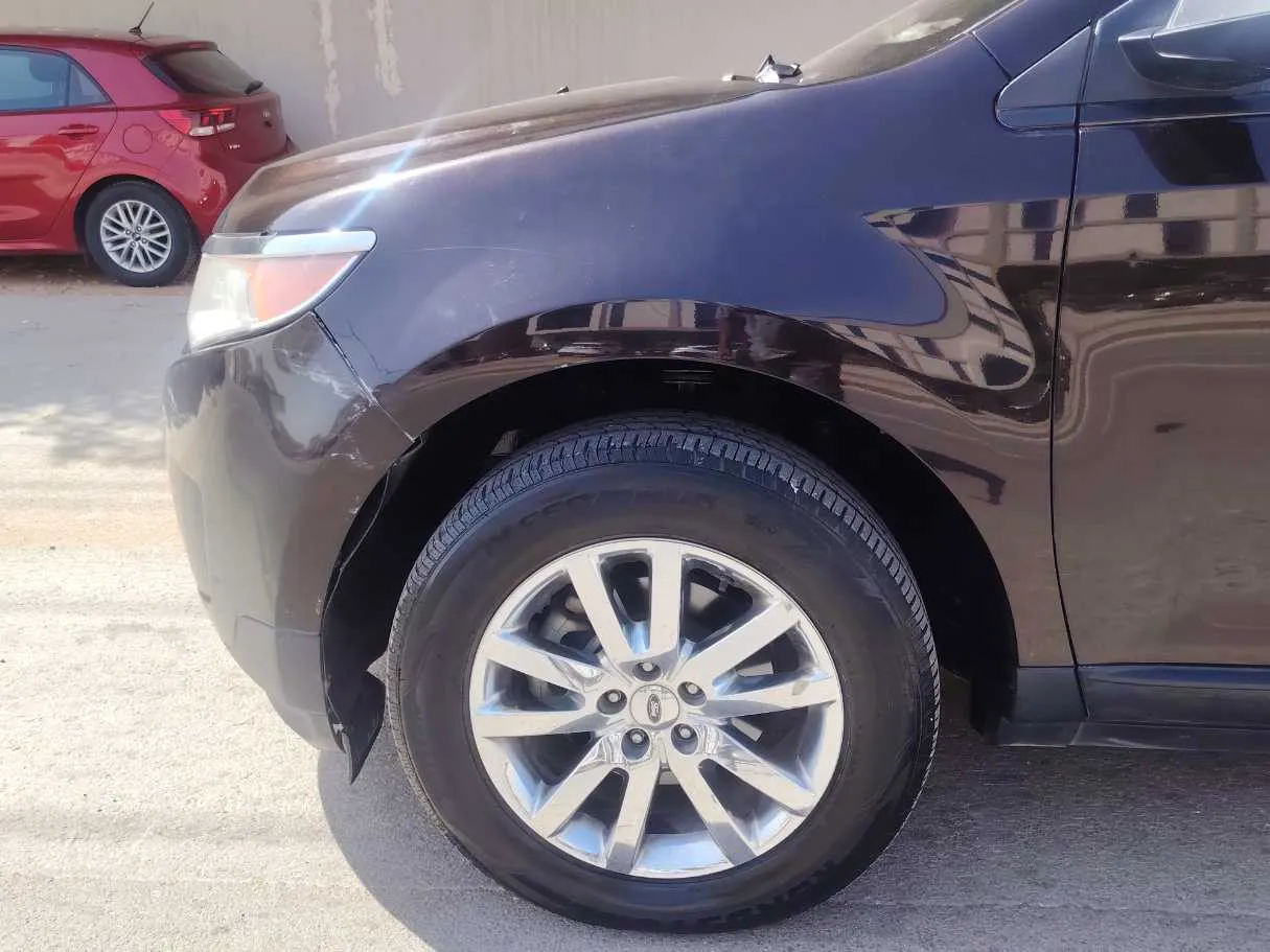 Car image 8