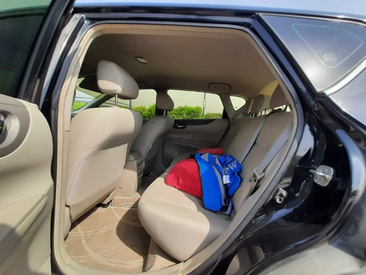 Car image 13