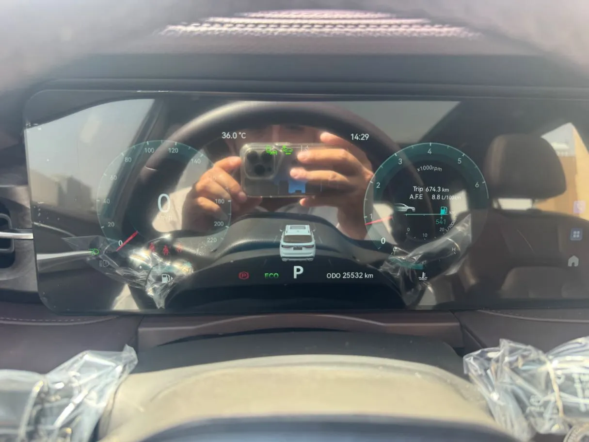 Car image 18