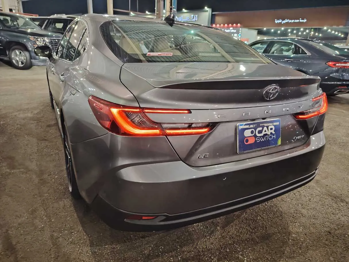 Car image 8