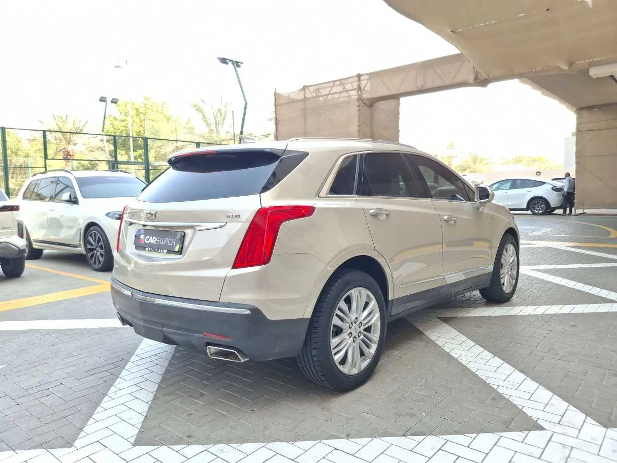 Car image 5