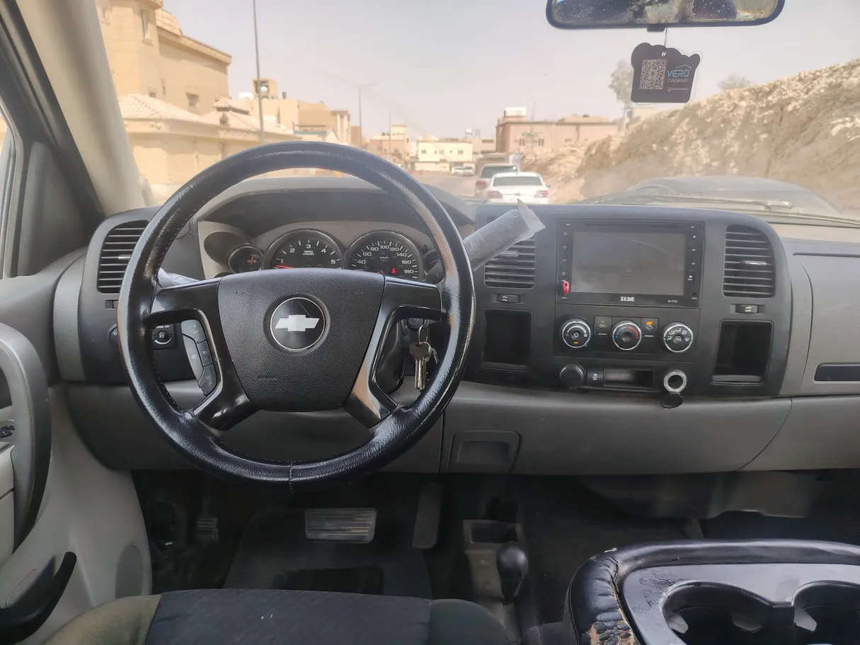 Car image 18