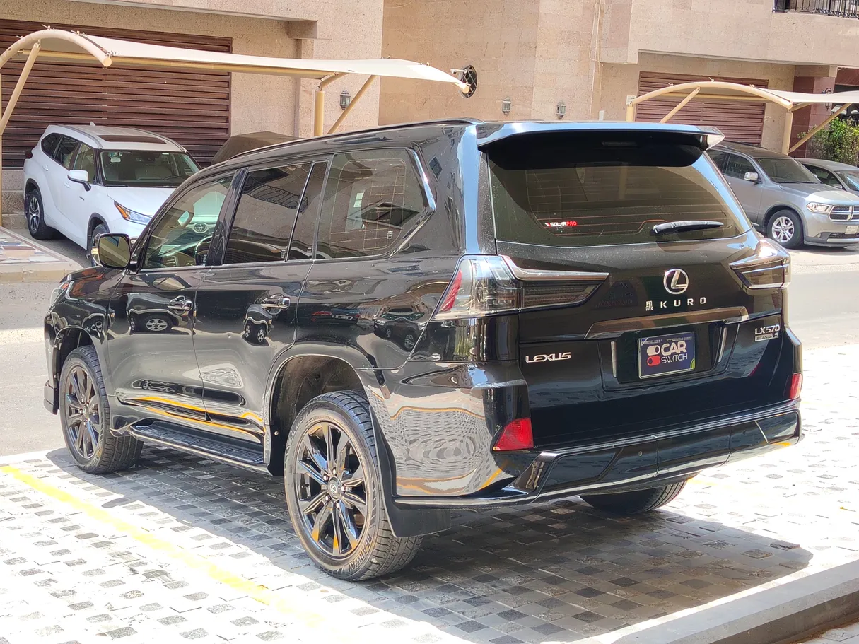 Car image 7
