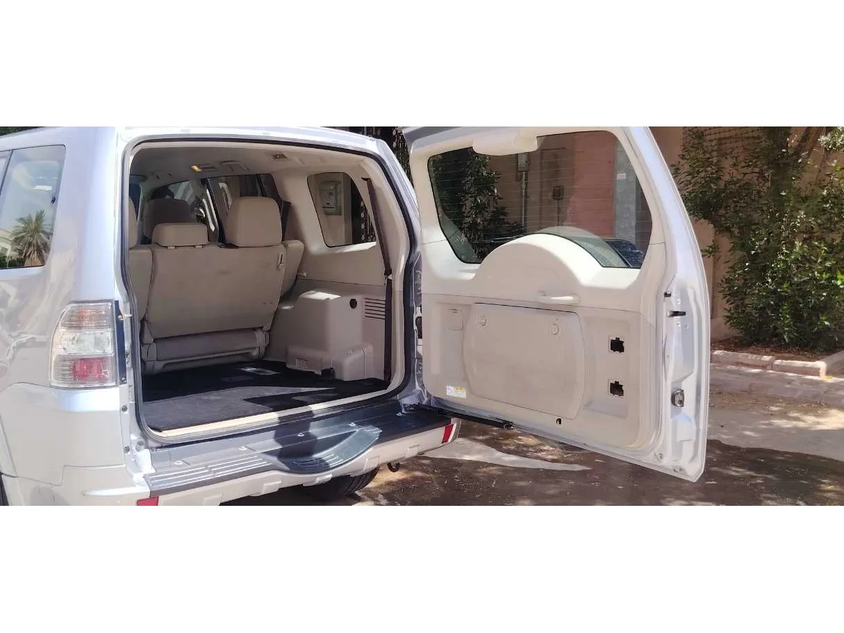 Car image 22