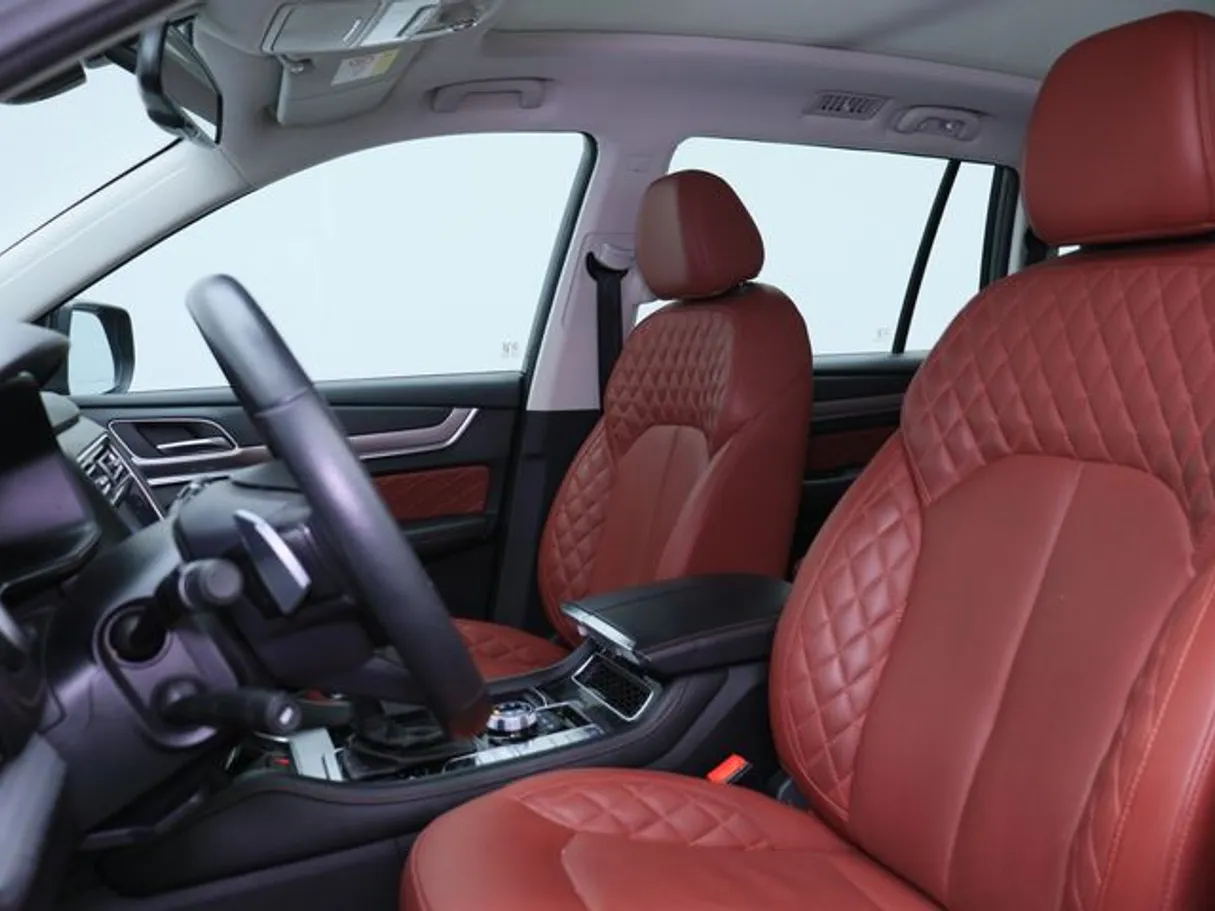 Car image 8