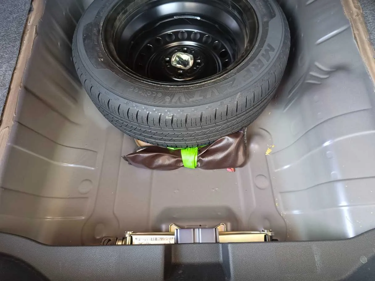 Car image 31