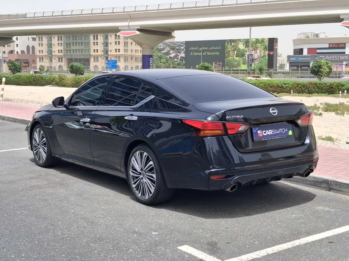 Car image 7