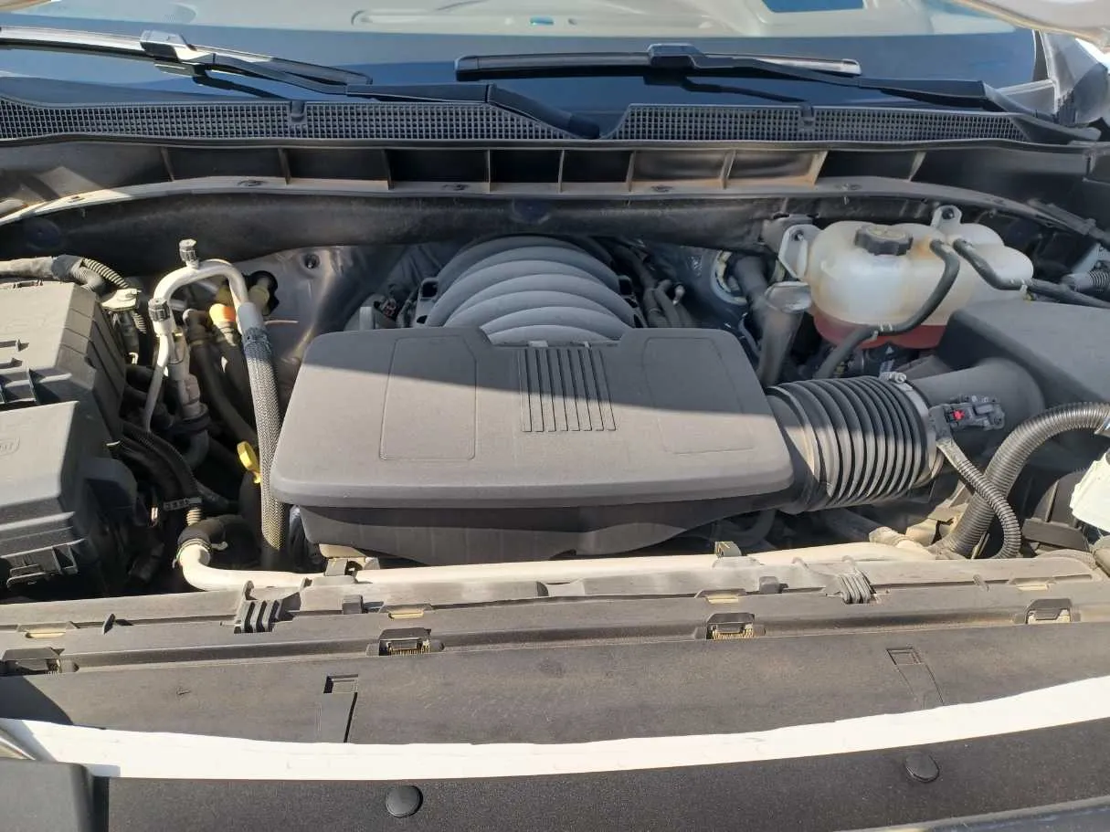 Car image 25