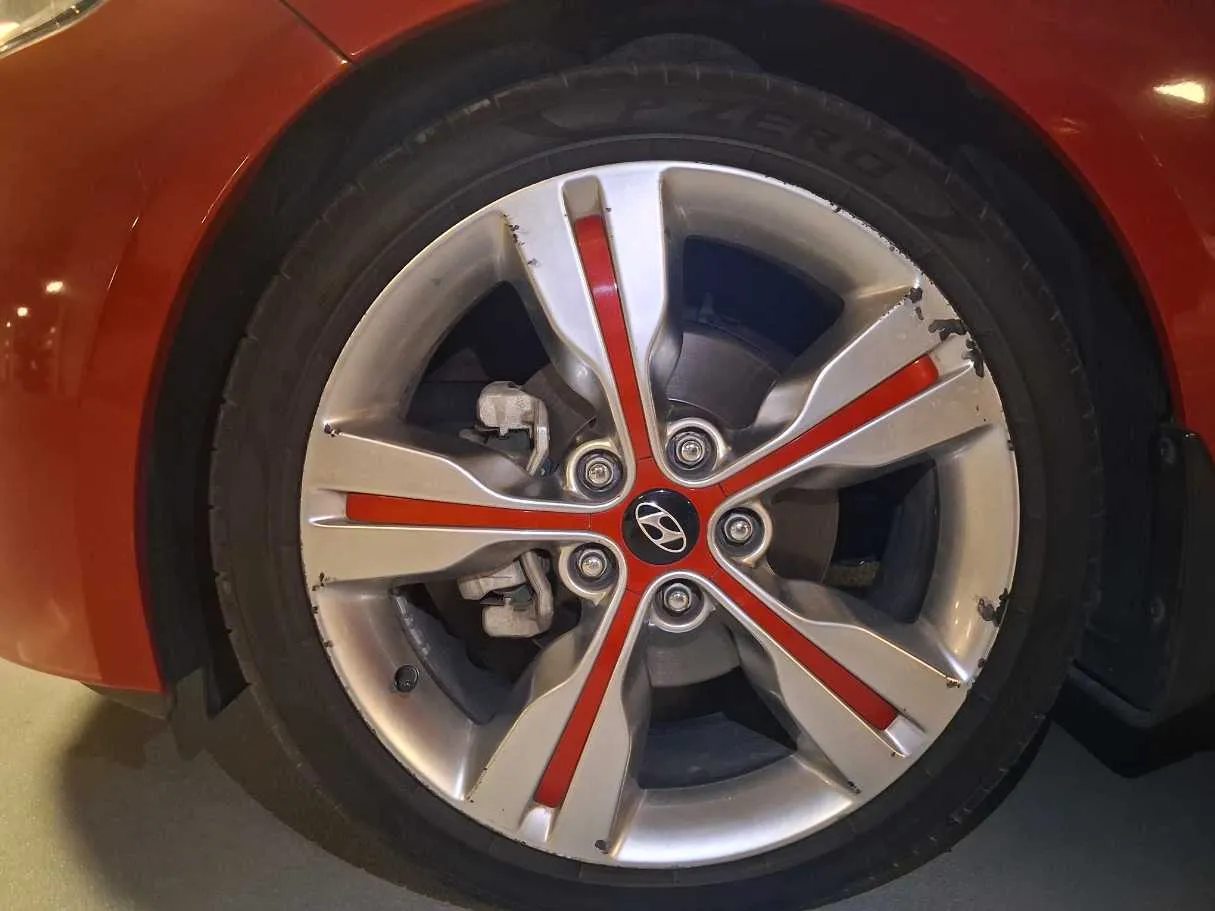 Car image 9