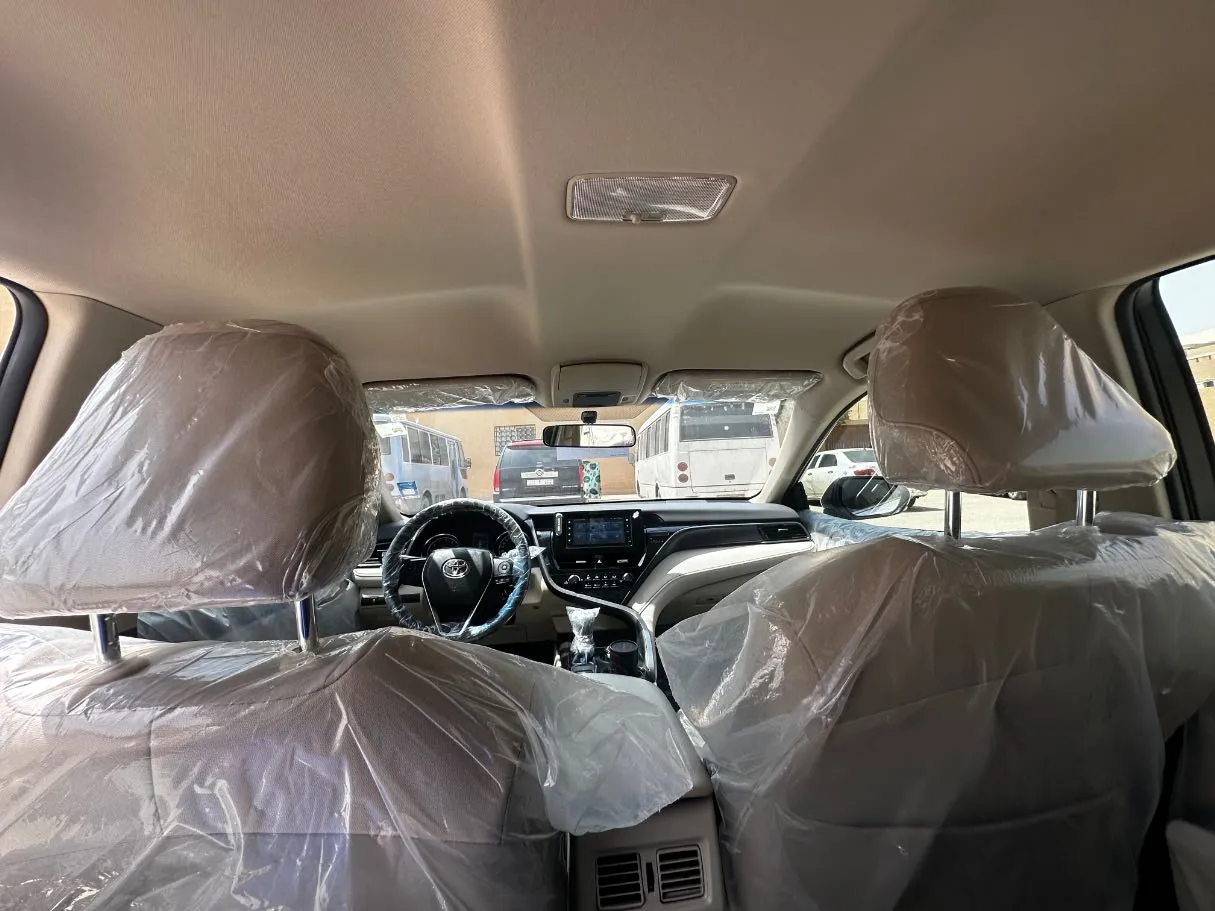Car image 16