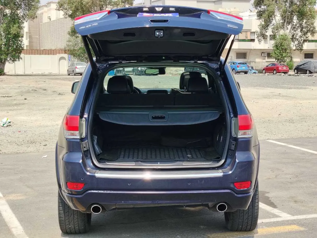 Car image 23