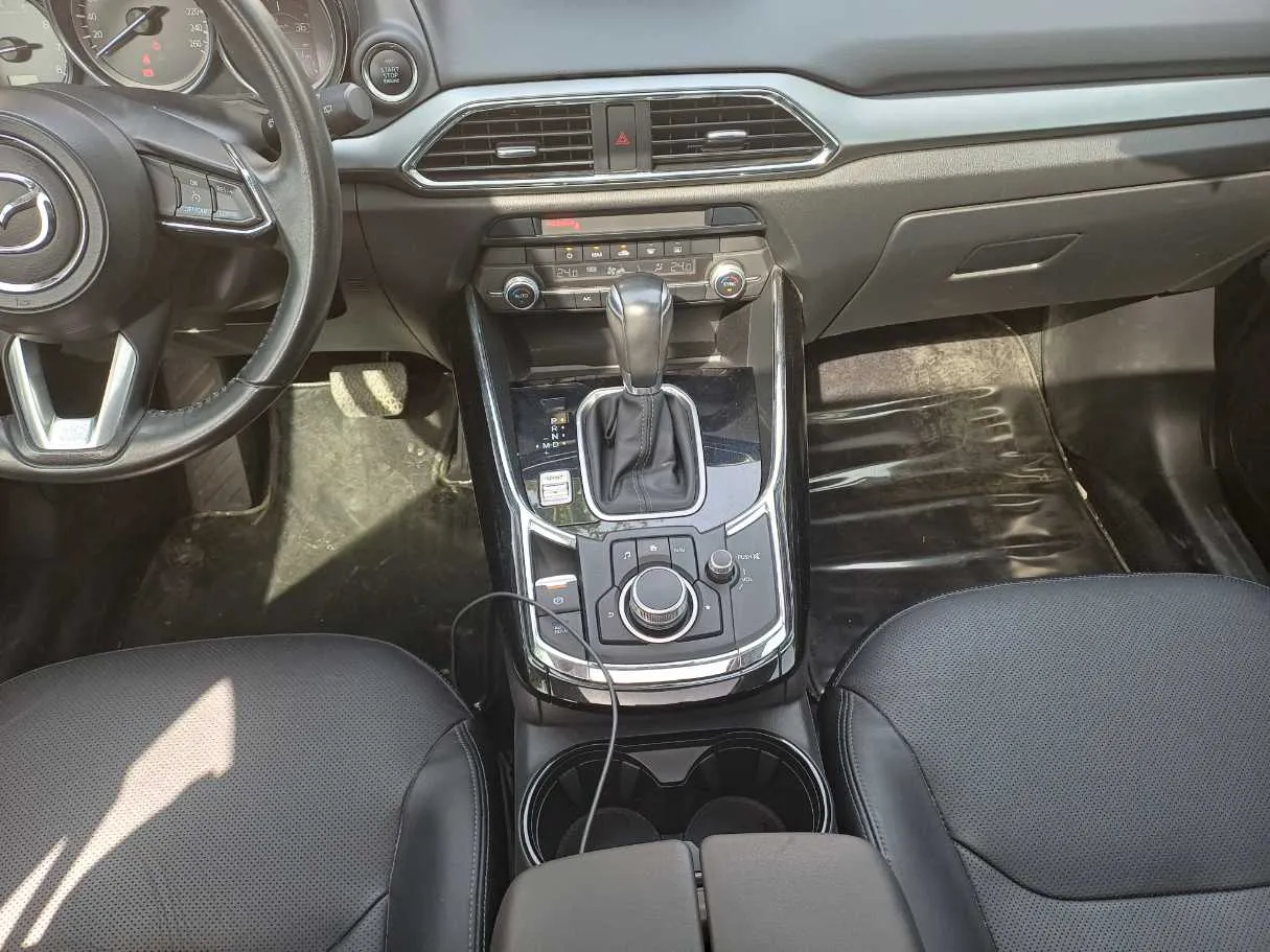 Car image 15