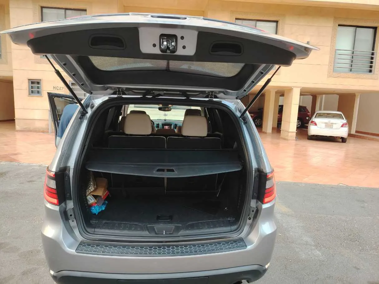 Car image 28